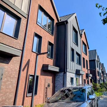 Живописна, 19