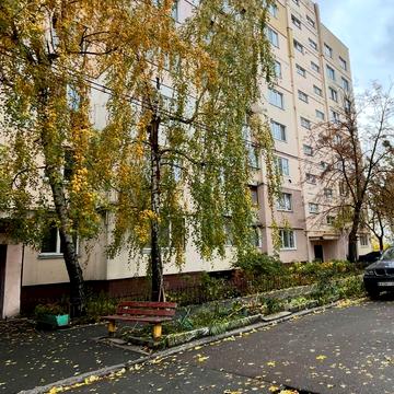 Райдужна вул., 17