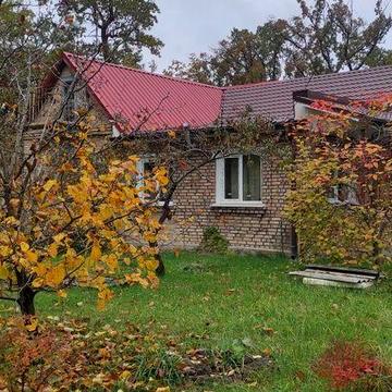 Продаж частини будинку в Ірпені з ділянкою 15 соток.