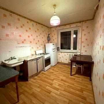 Довгостроково! Здам простору 1-кімнатну квартиру по вул. Британська