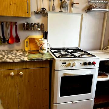 Івана Миколайчука вул., 6а