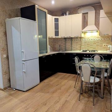 Велика 1кімнатна парк Мами