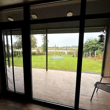 Новий будинок біля Житомира з власним виходом до річки.