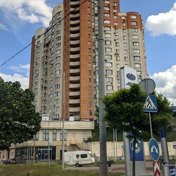 пр. Лобановськго 126г, 3 кімн, ремонт, краєвид! Метро. Без %