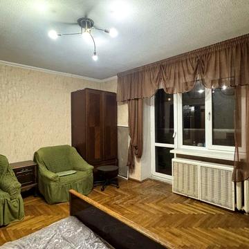 Продам 2к. квартиру в Соломянському районі, по вул. Радченка, 12.