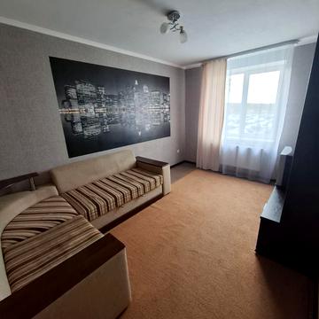 Залізнична вул., 2