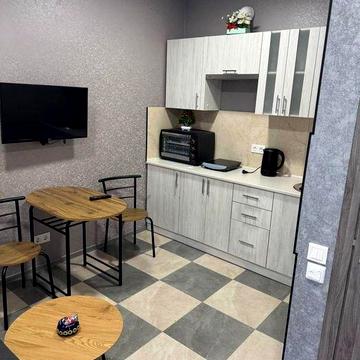 Оренда дворівневої квартири - студії з власним двориком 30 м2