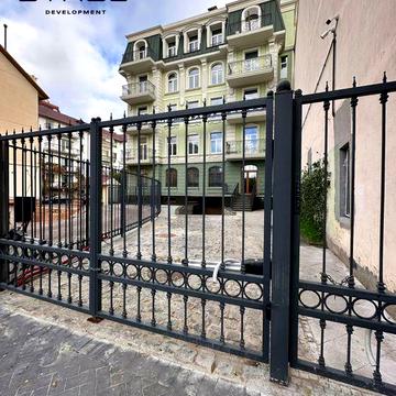 БЕЗ КОМИССИИ • Трёхкомнатная квартира • Исторический Центр • Греческая