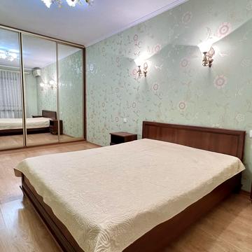 Смілянська вул., 15