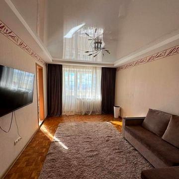 Сдам 1 к квартиру правый берег.