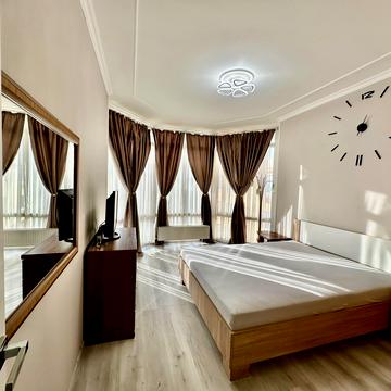 Бишівська вул., 1