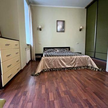 ТЕРМІНОВО! Велика 2-кімнатна квартира (67кв.м) М.Золоті ворота