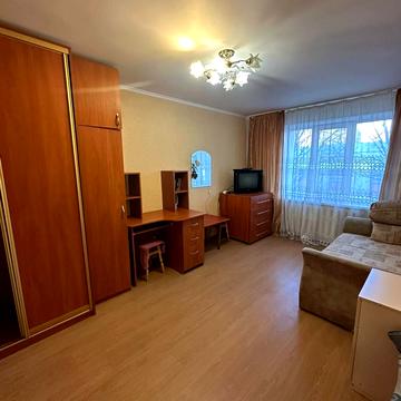 Рибальська вул., 10