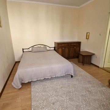 Дунайська вул., 8