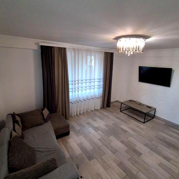 Володимира Винниченка вул., 51