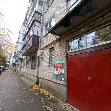 Гоголівська вул., 1