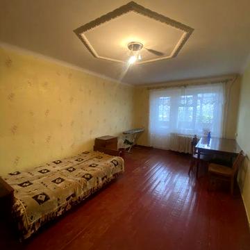 1 кімнатна Квартира.По вулиці Першотравневій.