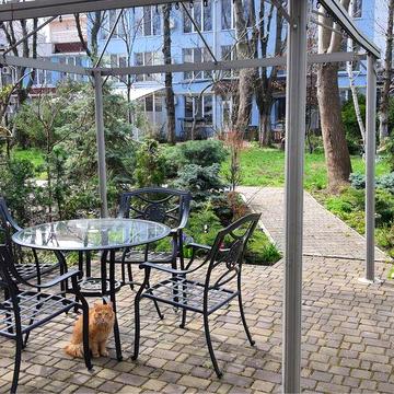 Аренда коттеджа возле моря. Охраняемая территория