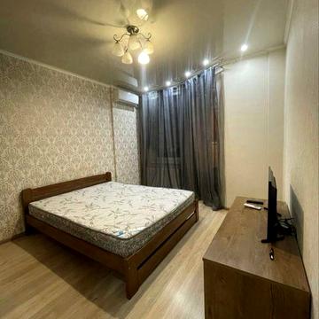 Сдам однокомнатную Таирова Небесной Сотни