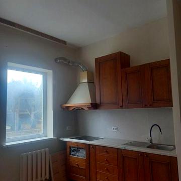 Здається  пів будинока