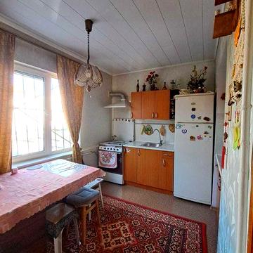 Здається простора 2-кімнатна квартира  на  Богдана Хмельницького!