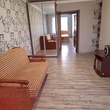 2к кв з ремонтом, Безручка, метро Нивки, Берестейська