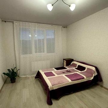 Михайла Грушевського вул., 30г