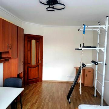 2кімнатна Квартира Наукова 2В