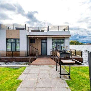 Будинок на плаву, КМ «Золоче», с. Вишеньки