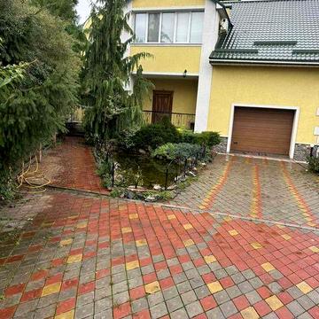 Оренда 3-х поверхового будинку район парку " Перемоги"