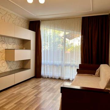 Довгострокова оренда котеджу