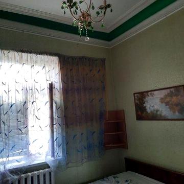 Продам! Пол с дома в центре с автономным  отоплением