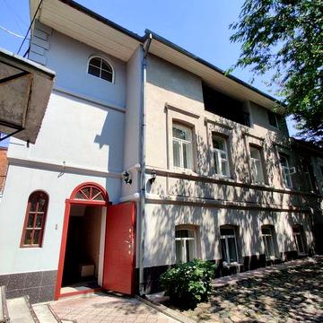 Аренда 2эт.Дома,Центр Ул. Короленко