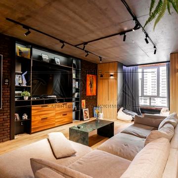 Анни Ахматової вул., 30