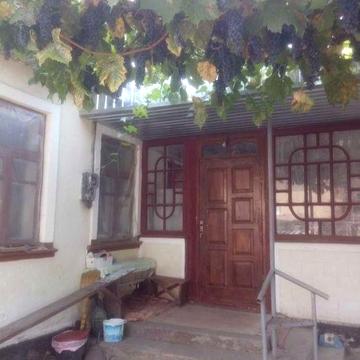 Довгострокова оренда будинку для жінки