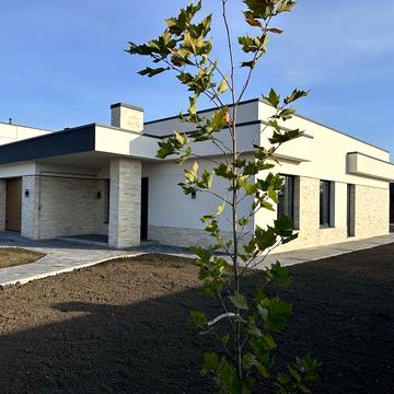 Будинок з ремонтом, Масив Гаромнія