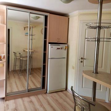 Дерибасівська вул., 10