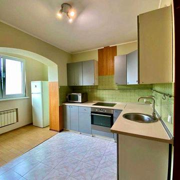 Драгоманова 3Б, шикарна 2к квартира , топова локація , поруч озеро !