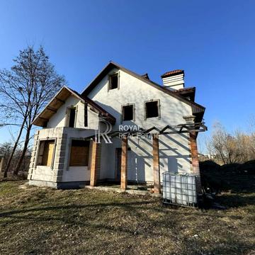 Вишнева вул.