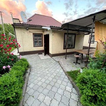 Продам будинок на 12 кварталі, зручна локація