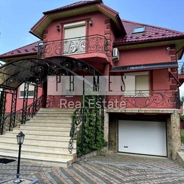 Дніпровська вул.