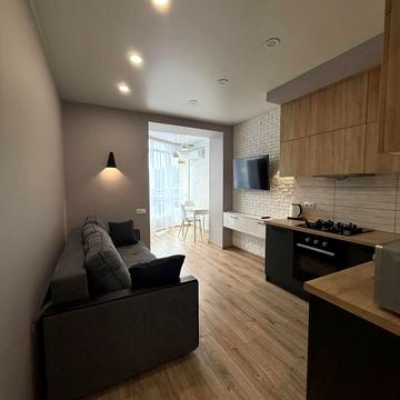 Набережна Перемоги вул., 42