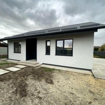 Гарний будинок хай-тек біля Луцьку