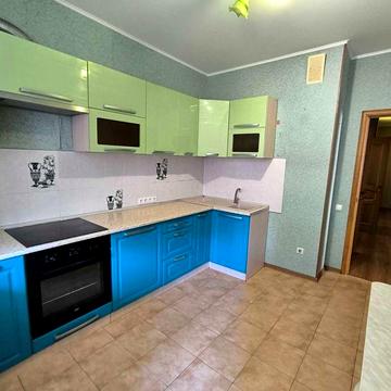 Продам 3-х комнатную на Таирова. Небесной сотни. Новый дом. Программы!
