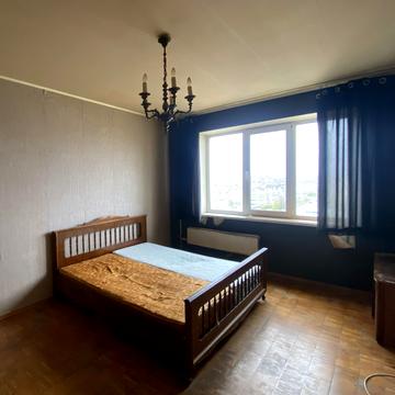 Героїв Дніпра вул., 30