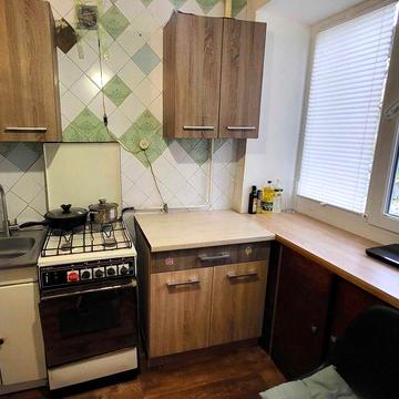 Продаж 3-х к кв вул Запорізька буд.11, 1/9 поверх високий Малий ринок.