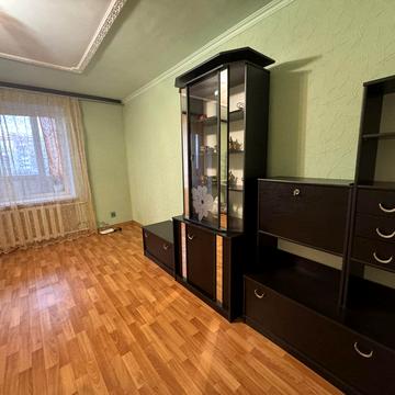 Левка Лукяненка вул. (Ватутіна), 64