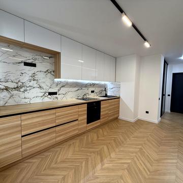 Богдана Хмельницького вул., 97