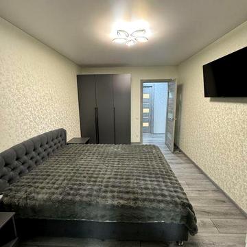 Сдам классную двухкомнатную квартиру возле Панни Пицца , первая сдача!