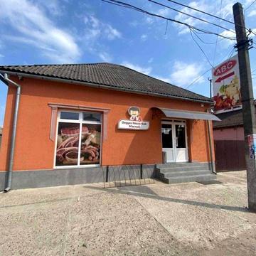 Продається будинок з діючим магазином. Готовий бізнес.